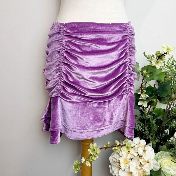 wild fable Dresses & Skirts - WILD FABLE skirt | ruched ruffle velvet mini skirt | medium | Target